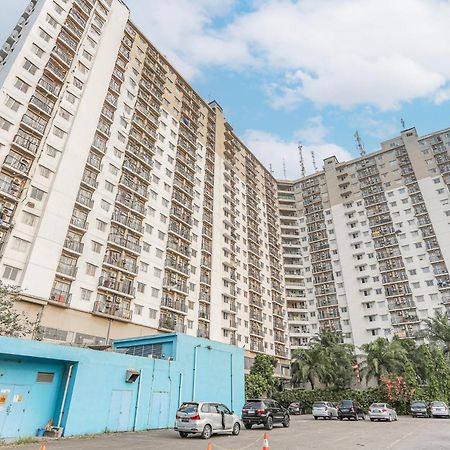 Collection O Bekasi Kota Near Lrt Bekasi Formerly Apartment Mutiara Bekasi Exterior foto