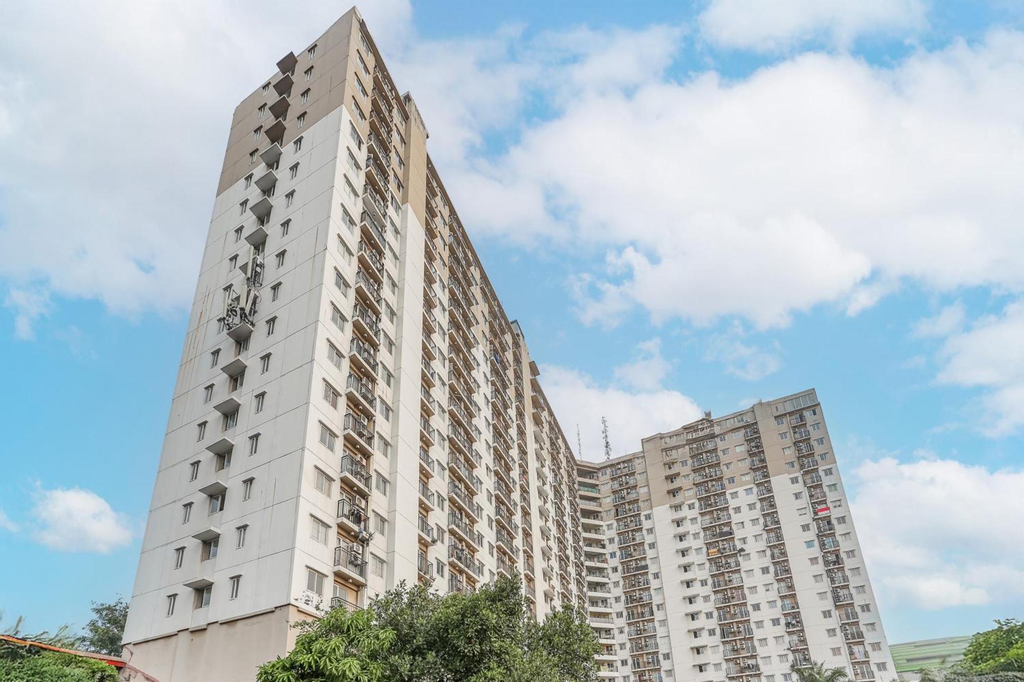 Collection O Bekasi Kota Near Lrt Bekasi Formerly Apartment Mutiara Bekasi Exterior foto